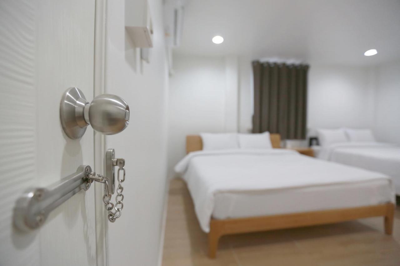 Albergue Interest Poshtel Bangkok Exterior foto